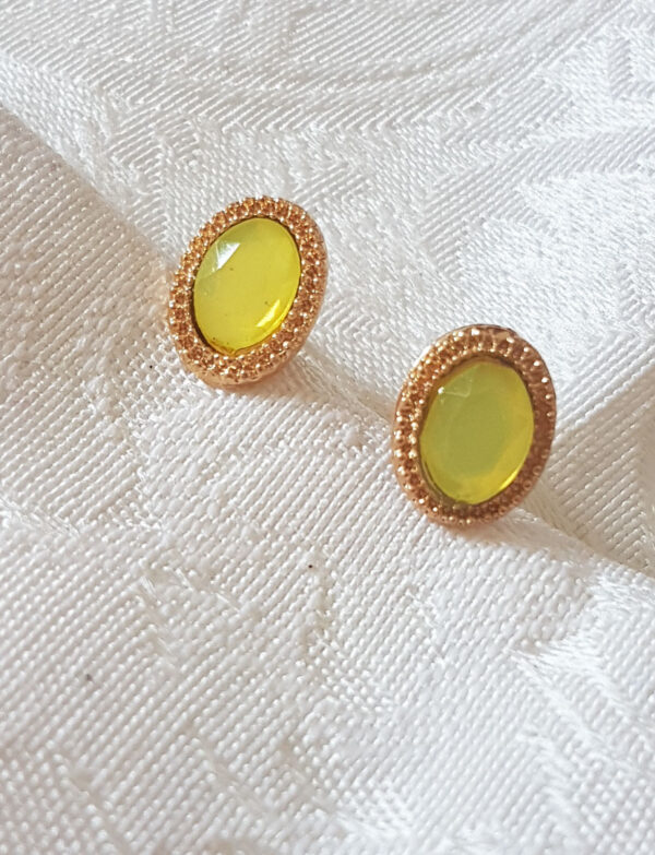 green-gold-diamond-earrings