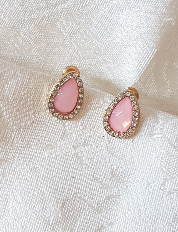 pink-gold-teardrop-earrings-diamond